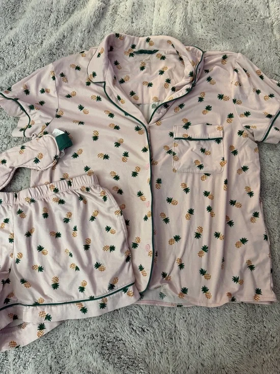 Kate Spade Pink Pineapple Print Short Pajama Set with Eye Mask - Picture 3 of 7